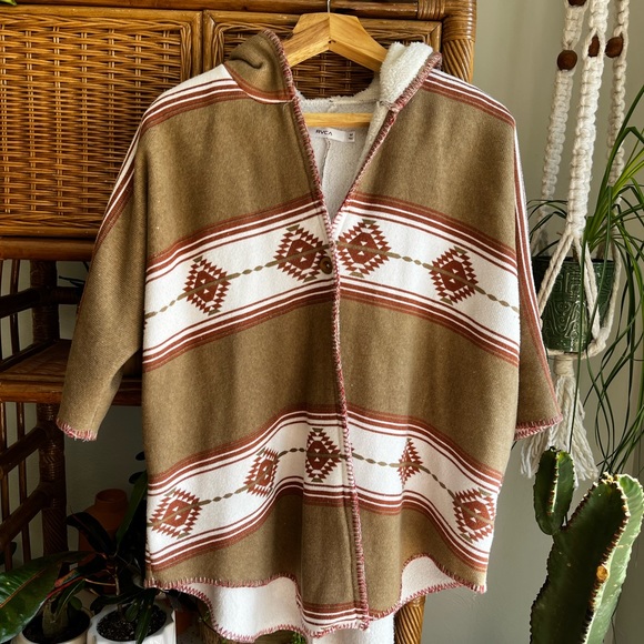 Oversized RVCA Aztec Hooded Cardigan with 3/4 sleeves - Picture 5 of 5
